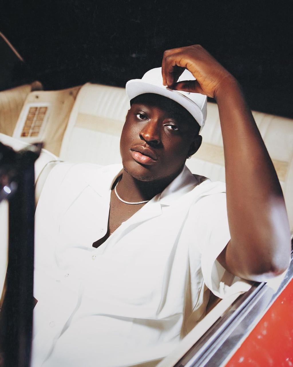 Carter Efe Kneels to Wizkid, Begs Fans for Forgiveness After Backlash