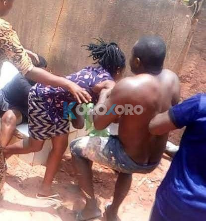 SHOCK: Man and S*x Worker Reportedly Run Out Naked Dragging Over Payment Dispute in Port Harcourt (WATCH VIDEO) +